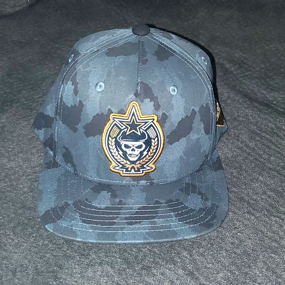 Call of duty snap back hat